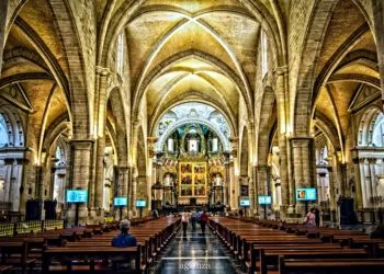 Una Misa Funeral donde a última hora se ha conseguido sumar a los familiares de las víctimas de la #DANA 3 Una Misa Funeral donde a última hora se ha conseguido sumar a los familiares de las víctimas de la #DANA