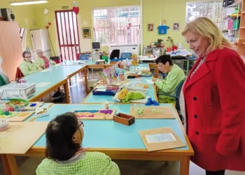 Los centros ocupacionales del IVASS elaboran articulos artesanales para regalar en Navidad