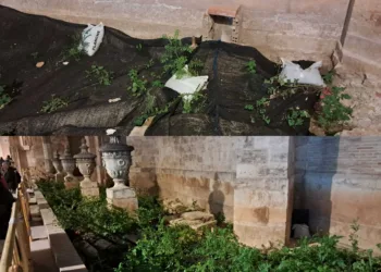 La Calle Micalet cumple 9 meses con el jardín en obras y vallado