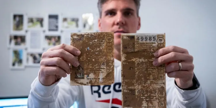 El 48.020, segundo cuarto premio, lleva esperanza al centro comercial Bonaire tras la DANA