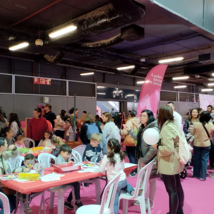 Expojove, más feria de la infancia que de la juventud