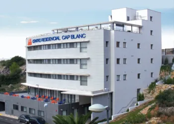 Los familiares de la Residencia de Cap Blanc de Cullera denuncian el abandono de los residentes