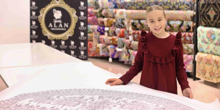 Alan Indumentaria colabora un año más como indumentarista oficial de las mantillas de las Falleras Mayores de Valencia 1 La firma Alan Indumentaria colabora un año más como indumentarista oficial