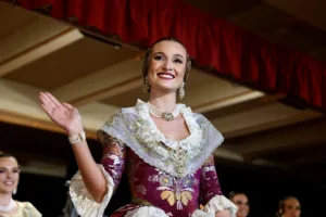 fallera mayor valencia en falla castellar