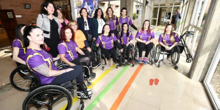 "Las Felinas", el primer equipo femenino español de rugby en silla de ruedas, participará en la copa del mundo oficiosa en París 1 «Las Felinas», el primer equipo femenino español de rugby en silla de ruedas, participará en la copa del mundo oficiosa en París