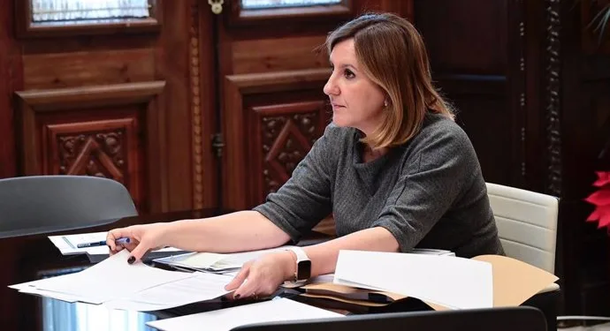 María José Catalá apela a la unidad tras la DANA: "Después del barro no puede haber más barro" 1 María José Catalá apela a la unidad tras la DANA: «Después del barro no puede haber más barro»