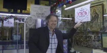 ¡El 37.876 reparte alegría en Valencia! “Nos merecemos un premio bueno, y también un buen café”