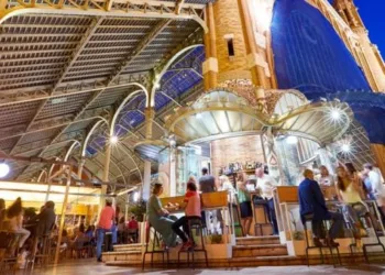 Fotur y la Asociación de Ocio Nightile presentan 5 reivindicaciones para mejorar el sector