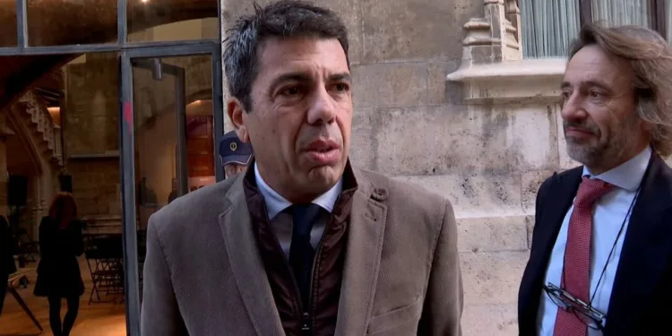 Carlos Mazón justifica su retraso al Cecopi con tráfico y lluvia, pero datos oficiales contradicen su versión 1 Carlos Mazón justifica su retraso al Cecopi con tráfico y lluvia, pero datos oficiales contradicen su versión