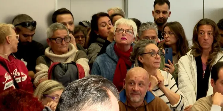 Alfafar en Pie de Guerra: Vecinos Piden la Dimisión del Alcalde y su Equipo por la Gestión de la Dana 1 Alfafar en Pie de Guerra: Vecinos Piden la Dimisión del Alcalde y su Equipo por la Gestión de la Dana