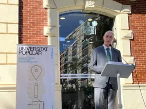 El nuevo carnet de la Universitat Popular abre las puertas a los principales recursos culturales de la ciudad 3 jose gosalbez UP