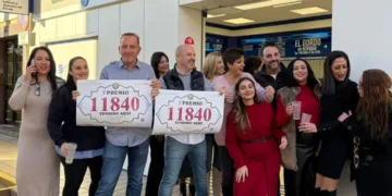 Manises vuelve a repartir alegria con el sorteo de la Loteria de Navidad