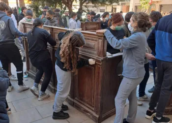 Jóvenes y religiosas organizan jornadas de trabajo y de misión en Paiporta
