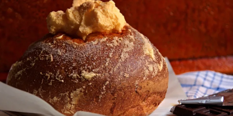 La rica tradición de la repostería valenciana: historia, dulces y rituales culinarios