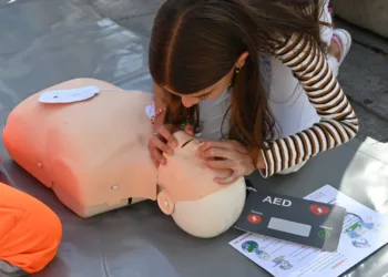 Sanidad realiza actividades en Expojove para mostrar al público infantil cómo reconocer y actuar ante situaciones de emergencias sanitarias 1 Sanidad realiza actividades en Expojove para mostrar al público infantil cómo reconocer y actuar ante situaciones de emergencias sanitarias