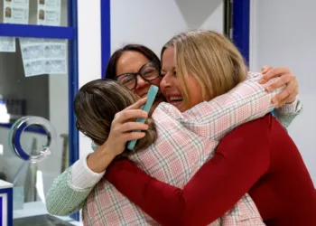 Loteras de Catarroja celebran el tercer premio: «Hacía mucha falta»