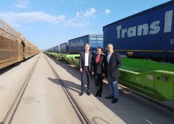 La autopista ferroviaria vuelve a estar operativa en el Puerto de Valencia tras invertir Transportes 184 millones