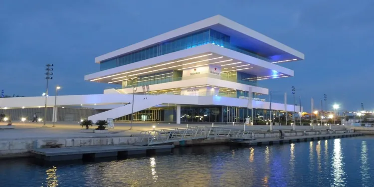 Detenido el portero de un local de ocio del puerto de Valencia por agredir brutalmente a un cliente 1 El Veles e Vents acoge el I Congreso de accesibilidad y empleo de la Fundación Valencia Activa