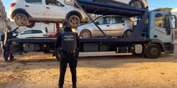 Policía Local Valencia ya ha retirado 500 vehículos de las calles de La Torre, Forn d'Alcedo y Castellar-Oliveral