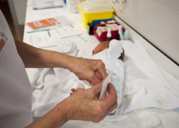 La Fe participa en un proyecto de cribado a recién nacidos para detectar más de 300 enfermedades raras 1 La Fe participa en un proyecto de cribado a recién nacidos para detectar más de 300 enfermedades raras