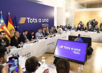 Sánchez se reúne en Valencia al margen de la Generalitat con alcaldes de 28 poblaciones de las más de 100 afectadas por la #DANA