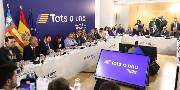 Sánchez se reúne en Valencia al margen de la Generalitat con alcaldes de 28 poblaciones de las más de 100 afectadas por la #DANA