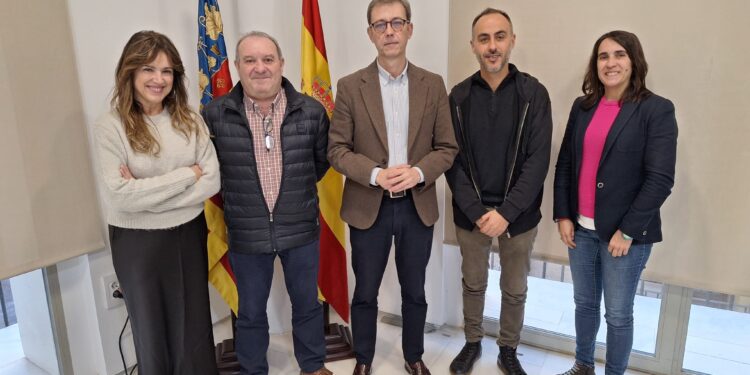 Generalitat y el Ayuntamiento de El Puig firman la cesión de una parcela para construir 81 viviendas protegidas 1 Generalitat y el Ayuntamiento de El Puig firman la cesión de una parcela para construir 81 viviendas protegidas