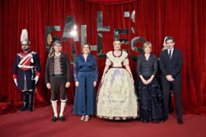 El Palau de la Música de Valencia, vestido de gala para la ocasión, recibe a la Fallera Mayor de Valencia y a su Corte de Honor 7 Alcaldesa y ffmm en el palau2