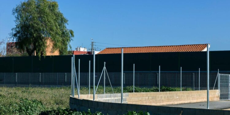 El Ayuntamiento de Valencia amplía el centro de acogida de animales de Benimàmet con una zona de esparcimiento de 2000 metros