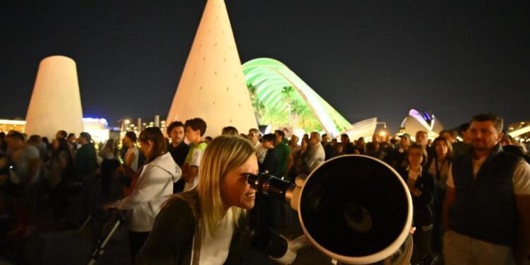 Observación astronómica para todos los públicos con cinco telescopios en el Umbracul 1 Observación astronómica para todos los públicos con cinco telescopios en el Umbracul