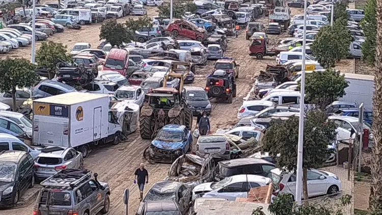 Catarroja: Retirada total de coches en campa provisional y fecha instalación barracones IES Berenguer
