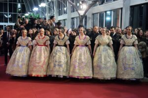 El Palau de la Música de Valencia, vestido de gala para la ocasión, recibe a la Fallera Mayor de Valencia y a su Corte de Honor 8 Corte de Honor en el Palau2