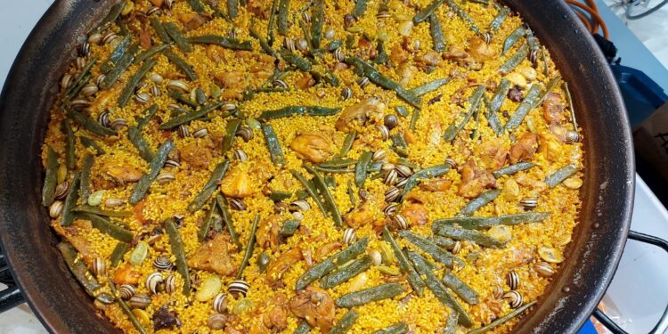 Sueca, capital mundial de la paella, exhibe en Fitur la riqueza de su cultura gastronómica