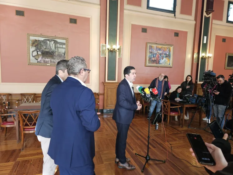 El proyecto ferroviario para unir Alicante y Valéncia cuenta con apoyos institucionales