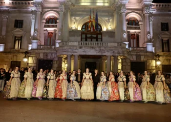 El Palau de la Música de Valencia, vestido de gala para la ocasión, recibe a la Fallera Mayor de Valencia y a su Corte de Honor 1 El Palau de la Música de Valencia, vestido de gala para la ocasión, recibe a la Fallera Mayor de Valencia y a su Corte de Honor