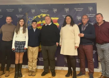 La Falla Sant Nicolau «Mosquit» de Gandia presenta sus bocetos