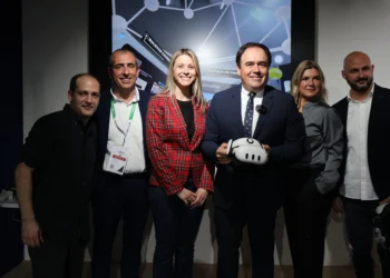 Finestrat, primer destino de la Comunitat en presentar oferta turística desde un espacio de realidad virtual aumentada