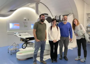 Especialistas de La Fe del centro de protonterapia de la Comunitat se forman en hospitales europeos