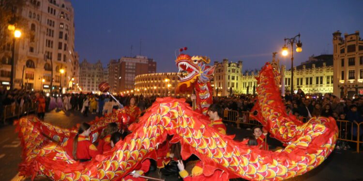 Este sábado 25 se celebra la Cabalgata del Año Nuevo Chino en el centro de Valencia 1 Hoy se celebra la Cabalgata del Año Nuevo Chino en el centro de Valencia