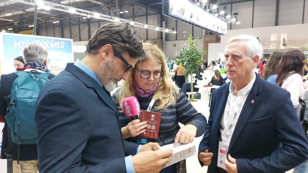 Su Majestad el Rey Felipe VI conoce El Camino del Santo Grial en FITUR 2025 3 Jose Manuel Palanca concejal de Cultura de Massamagrell