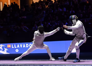 Carlos Llavador conquista el bronce en la Copa del Mundo de Esgrima en París
