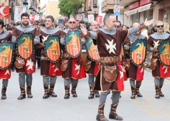 Torrent celebra el tradicional Mig Any de Moros y Cristianos con el intercambio de cargos festeros