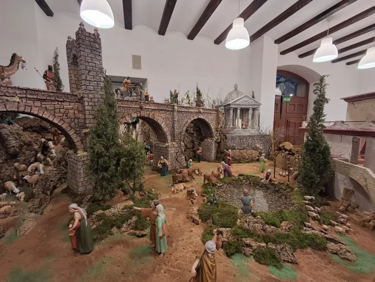 Los Belenes de Miguel Ángel Falcó toda una tradición en Cullera