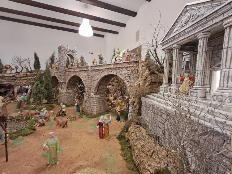 Los Belenes de Miguel Ángel Falcó toda una tradición en Cullera