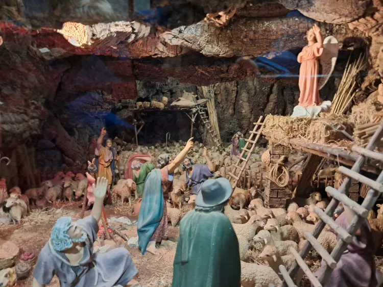 Los Belenes de Miguel Ángel Falcó toda una tradición en Cullera