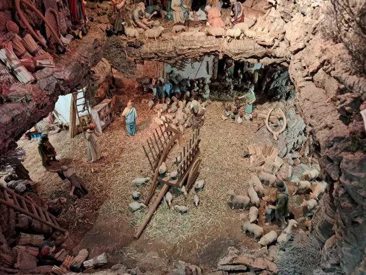 Los Belenes de Miguel Ángel Falcó toda una tradición en Cullera