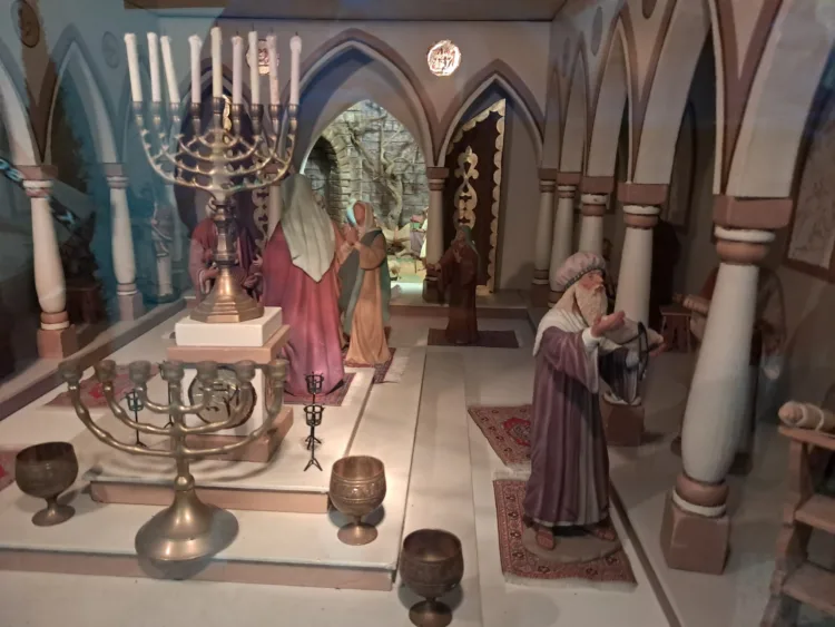 Los Belenes de Miguel Ángel Falcó toda una tradición en Cullera