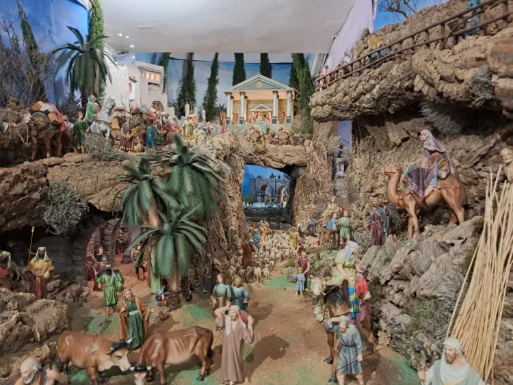 Los Belenes de Miguel Ángel Falcó toda una tradición en Cullera