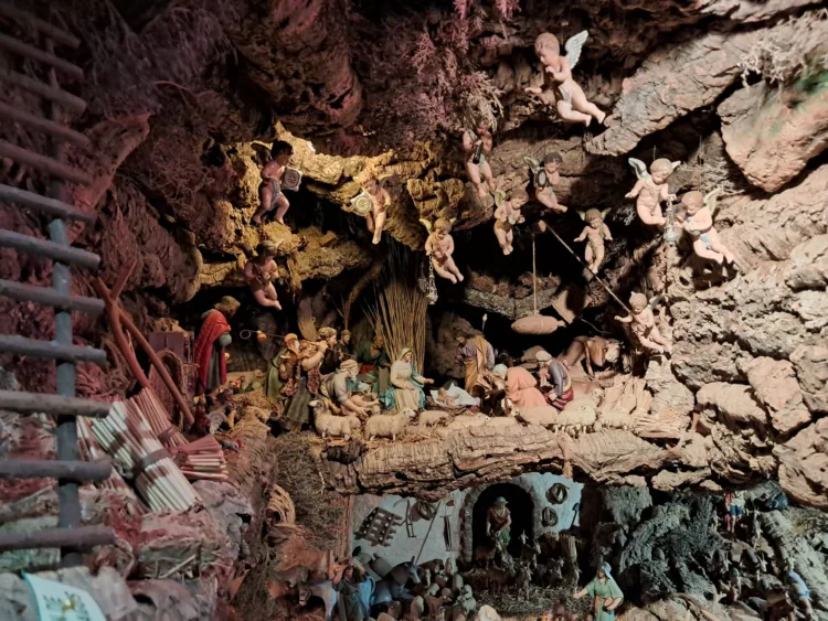 Los Belenes de Miguel Ángel Falcó toda una tradición en Cullera