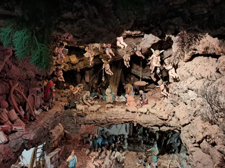 Los Belenes de Miguel Ángel Falcó toda una tradición en Cullera